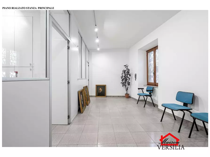 Immagine 2 di Ufficio in affitto  a Massa