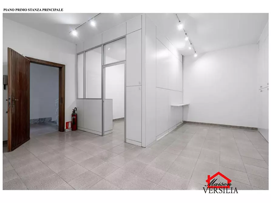 Immagine 3 di Ufficio in affitto  a Massa