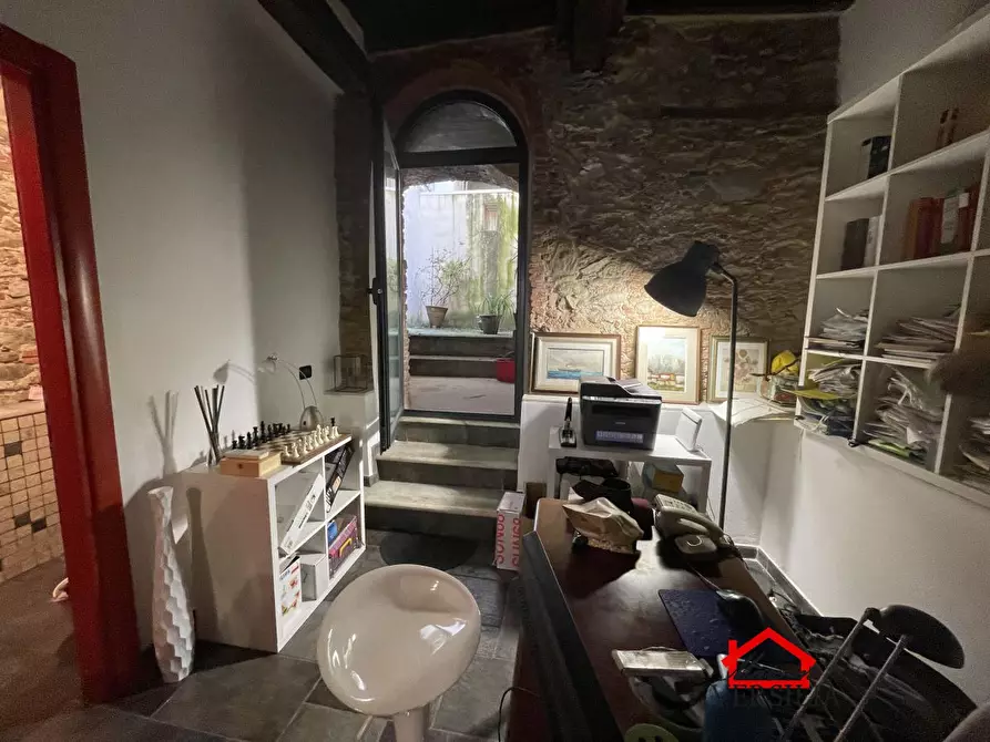 Immagine 4 di Ufficio in affitto  a Massa