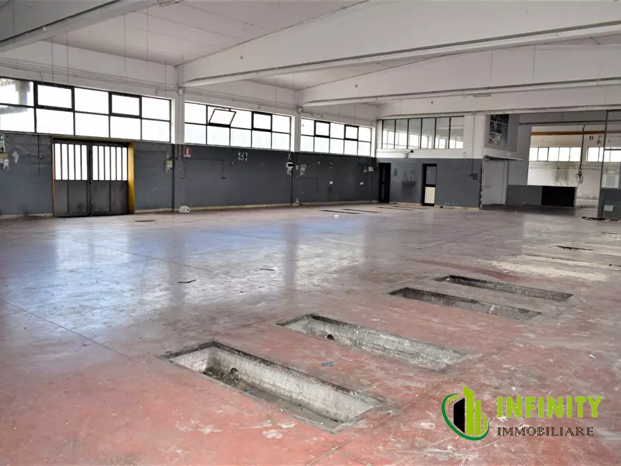 Immagine 8 di Ufficio in affitto  a Matera