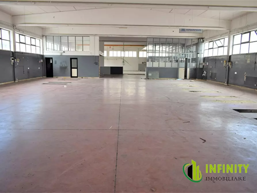 Immagine 9 di Ufficio in affitto  a Matera