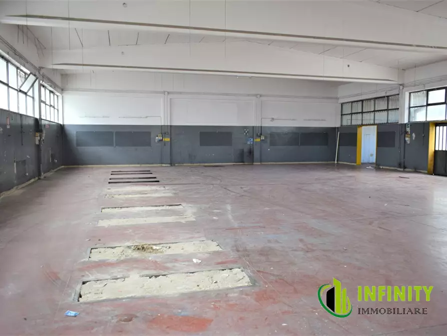 Immagine 4 di Ufficio in affitto  a Matera