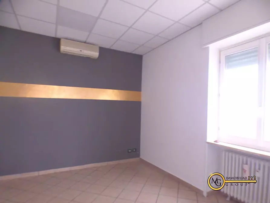 Immagine 7 di Ufficio in affitto  a Melzo