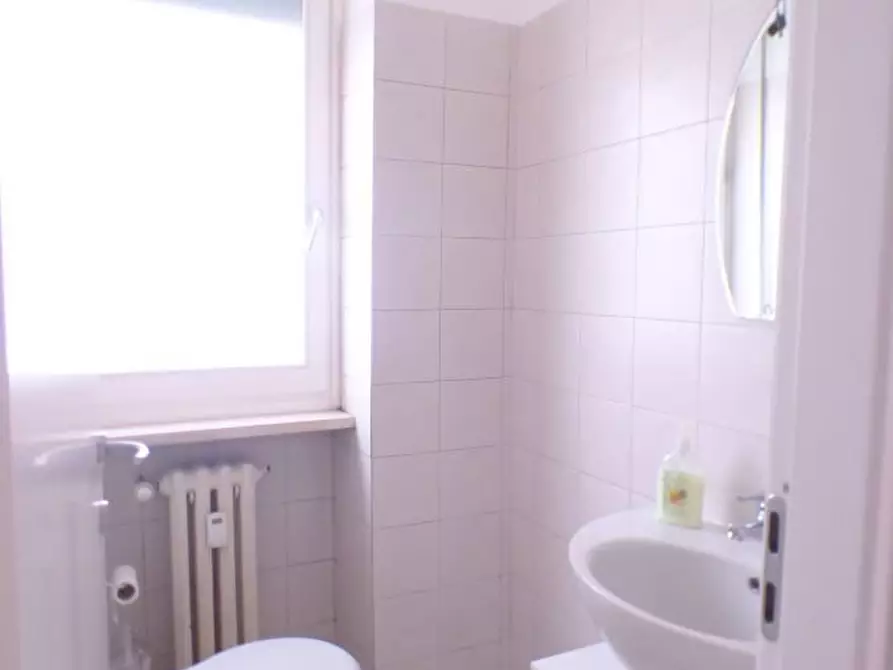 Immagine 9 di Ufficio in affitto  a Melzo