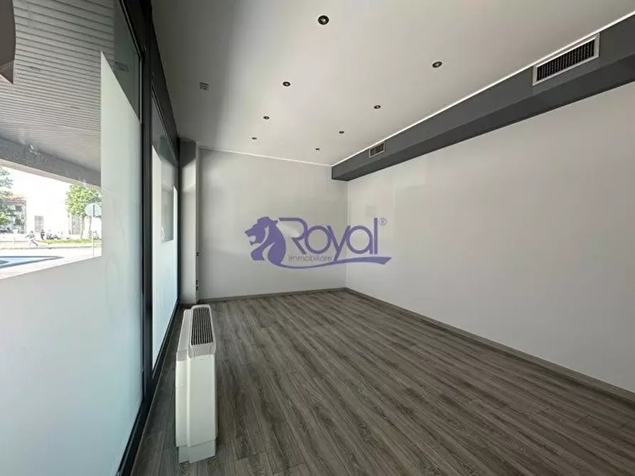 Immagine 9 di Ufficio in affitto  a Parabiago