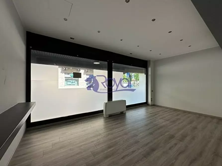 Immagine 2 di Ufficio in affitto  a Parabiago