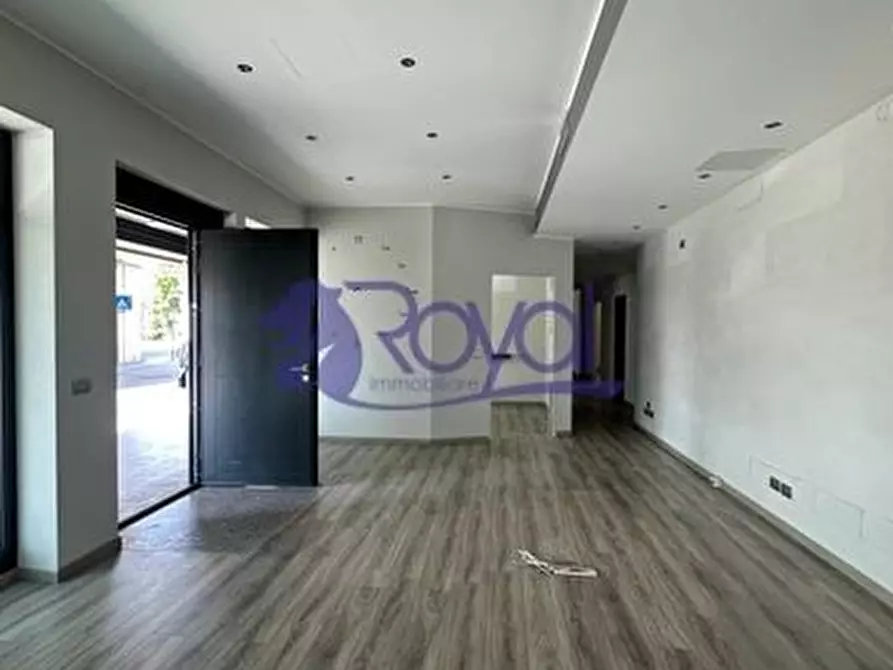 Immagine 10 di Ufficio in affitto  a Parabiago