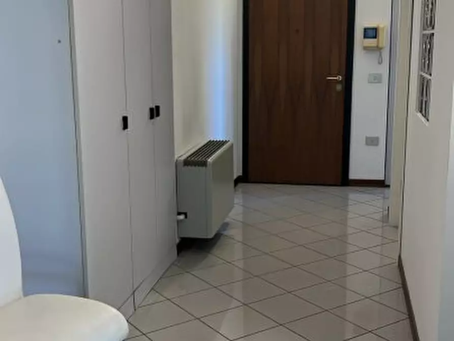 Immagine 5 di Ufficio in affitto  a Carpi