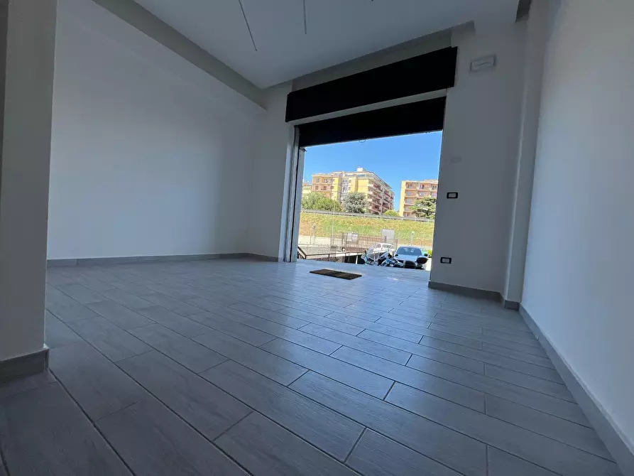 Immagine 2 di Ufficio in affitto  4 a Casalnuovo Di Napoli