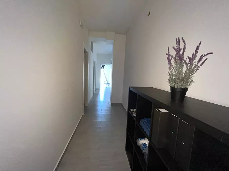 Immagine 7 di Ufficio in affitto  4 a Casalnuovo Di Napoli