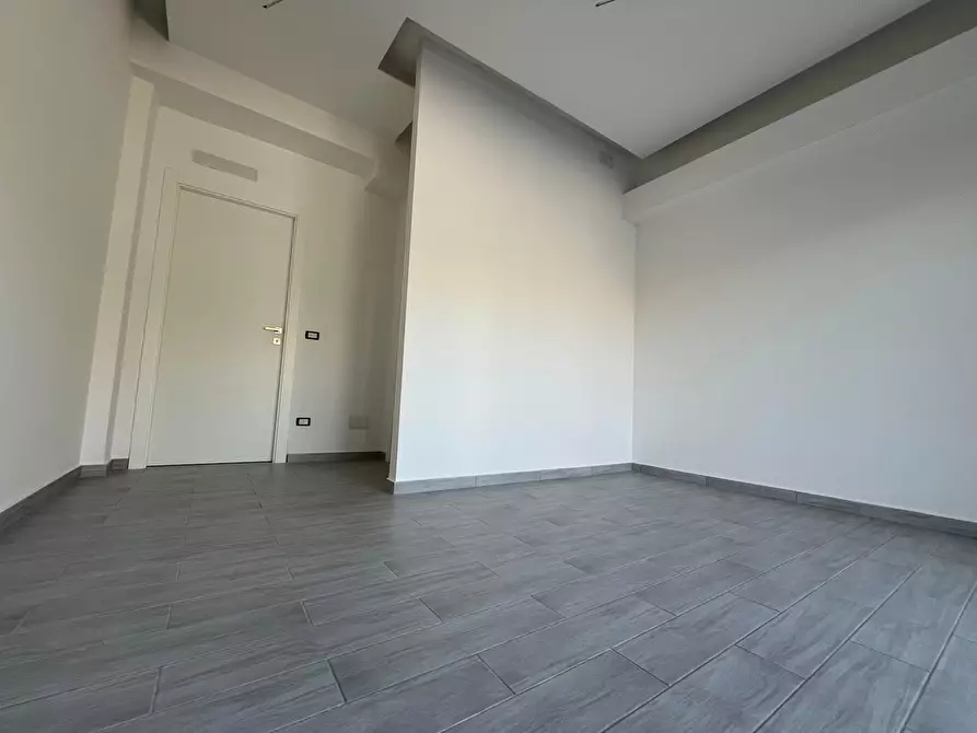 Immagine 4 di Ufficio in affitto  4 a Casalnuovo Di Napoli