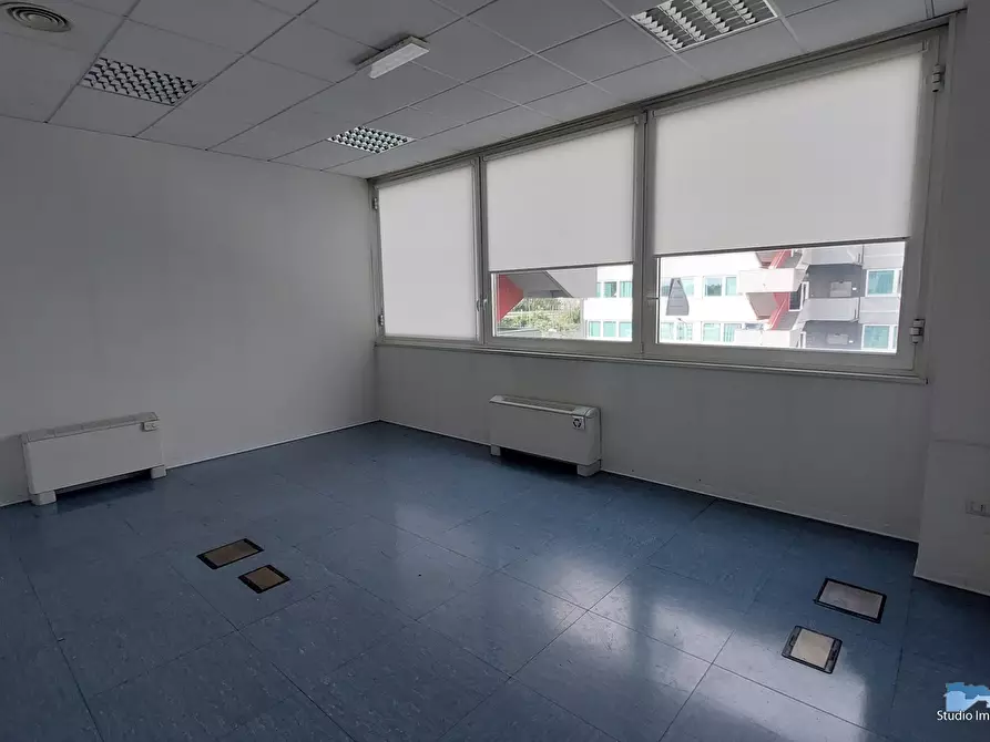 Immagine 2 di Ufficio in affitto  a Ivrea