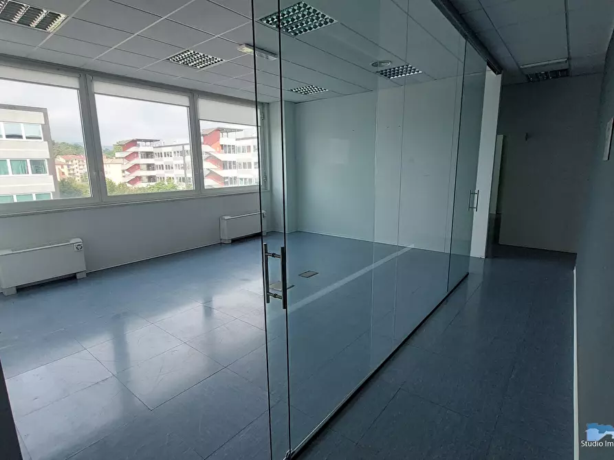 Immagine 3 di Ufficio in affitto  a Ivrea