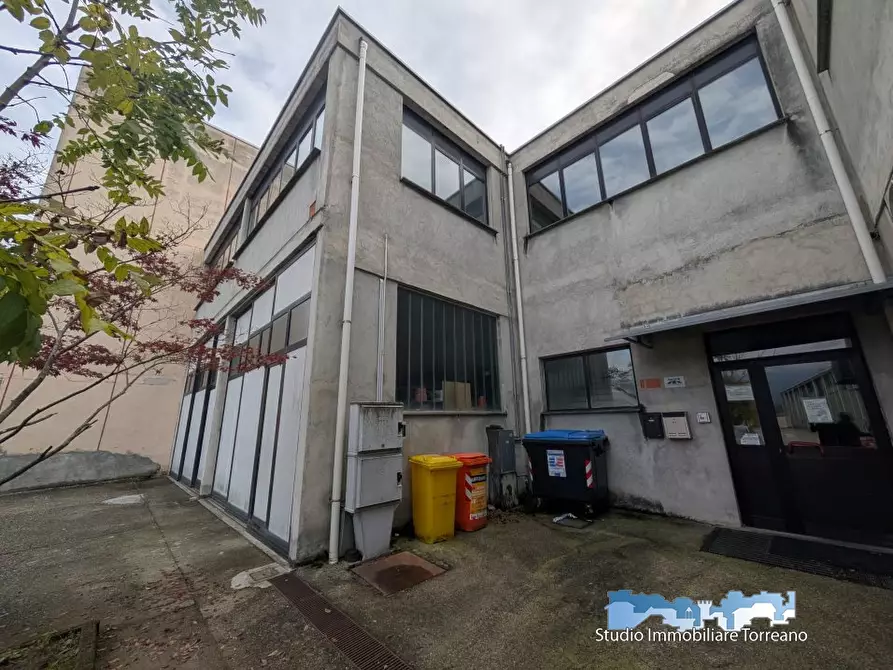 Immagine 8 di Ufficio in affitto  a Ivrea