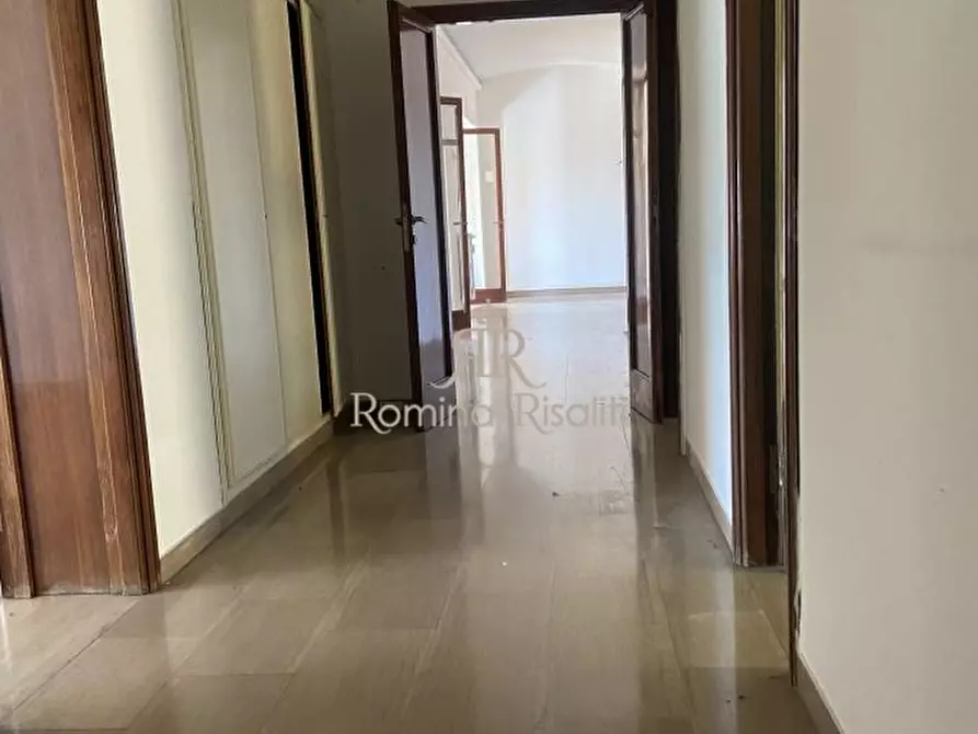 Immagine 8 di Ufficio in affitto  a Livorno