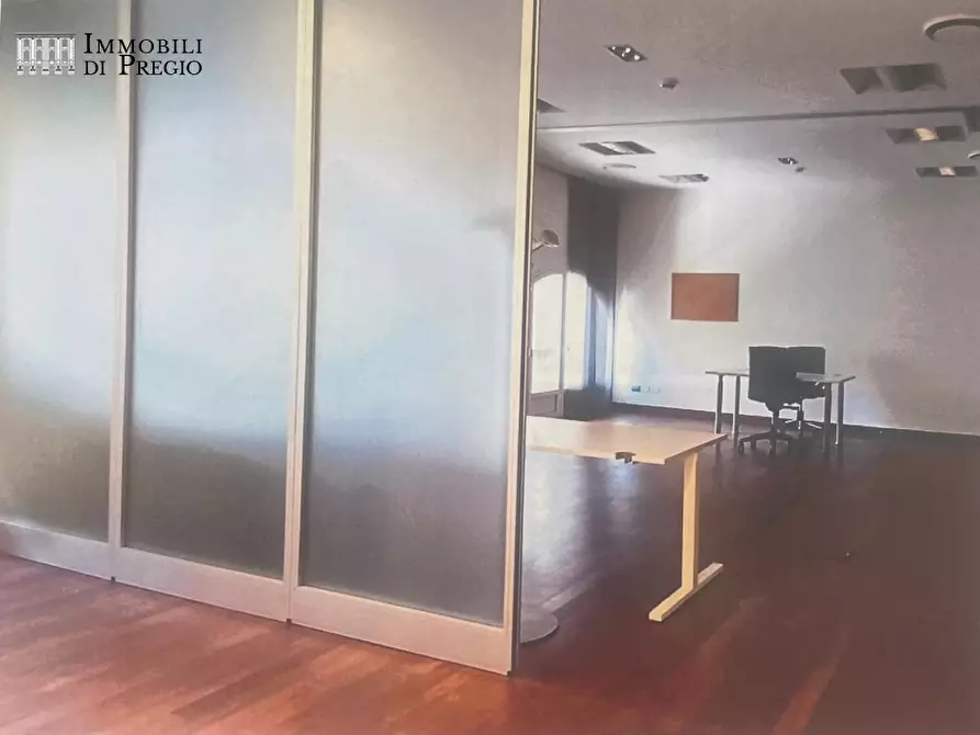 Immagine 2 di Ufficio in affitto  a Milano