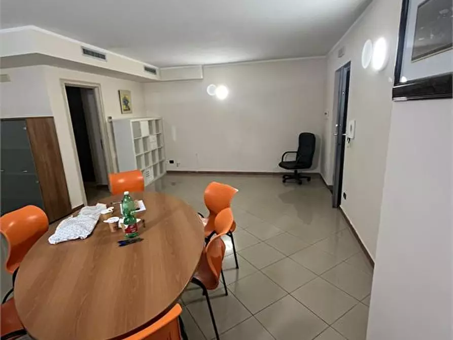 Immagine 4 di Ufficio in affitto  100 a Casalnuovo Di Napoli
