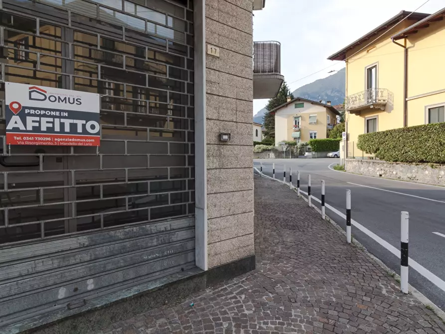 Immagine 3 di Negozio in affitto  32 a Mandello Del Lario