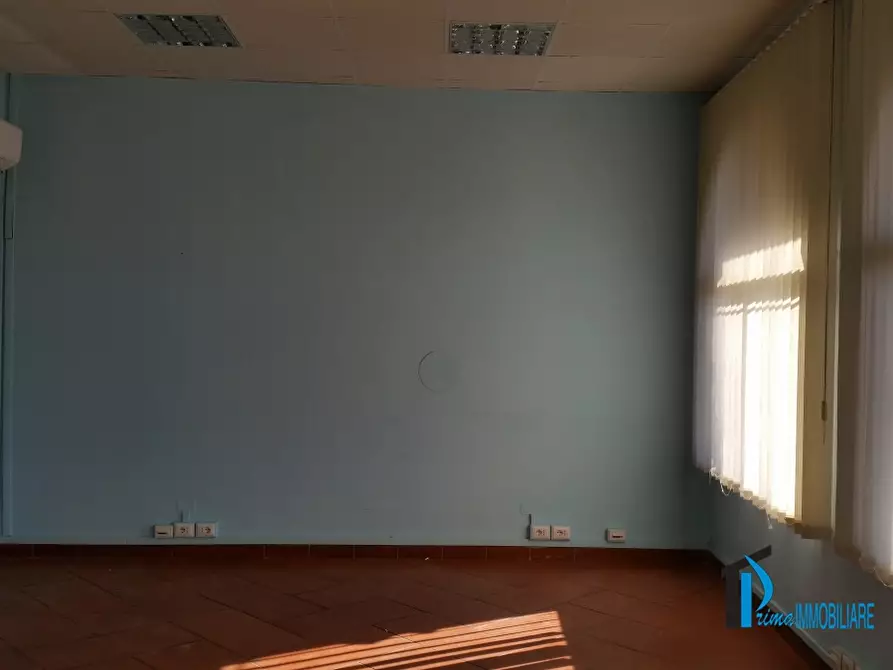 Immagine 5 di Ufficio in affitto  a Terni