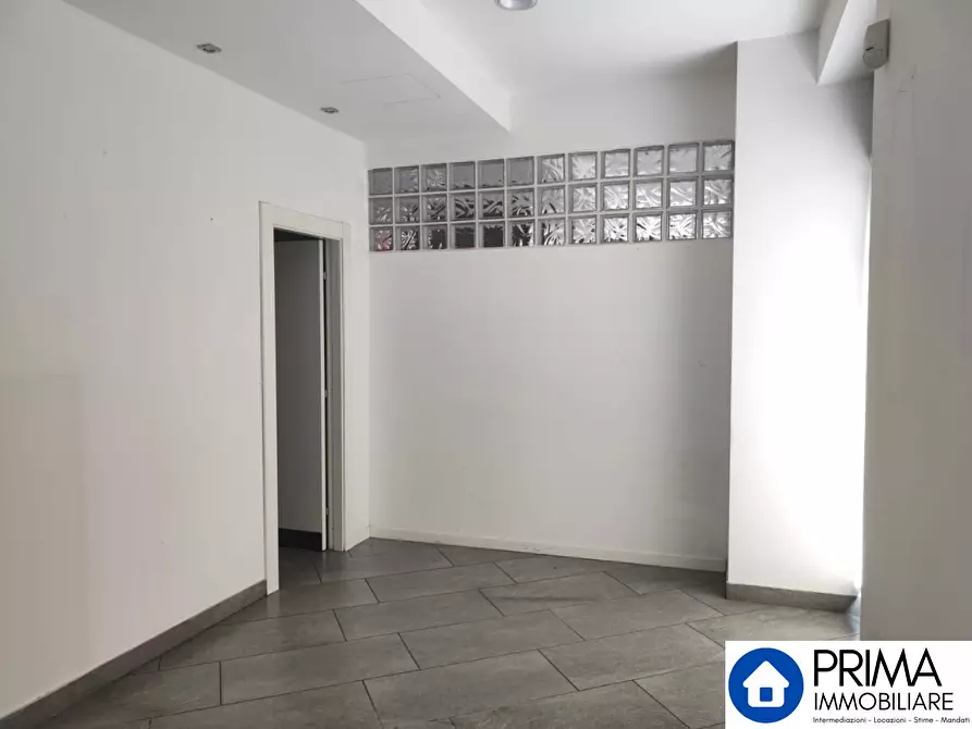 Immagine 4 di Ufficio in affitto  a Terni