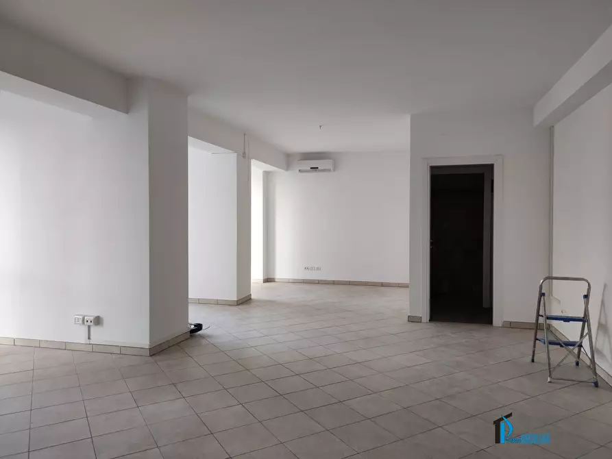 Immagine 4 di Ufficio in affitto  a Terni