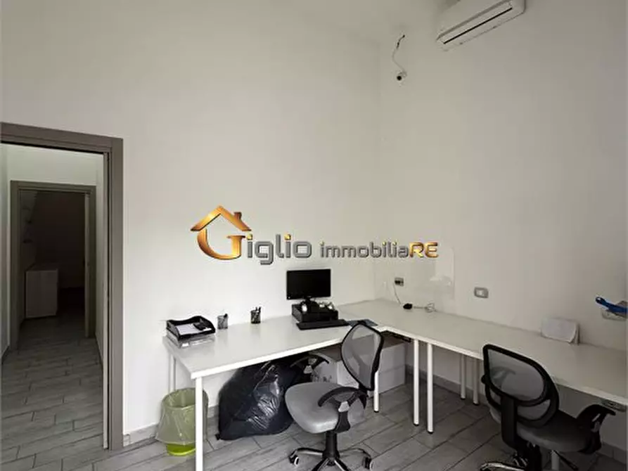 Immagine 2 di Ufficio in affitto  21 a Casoria