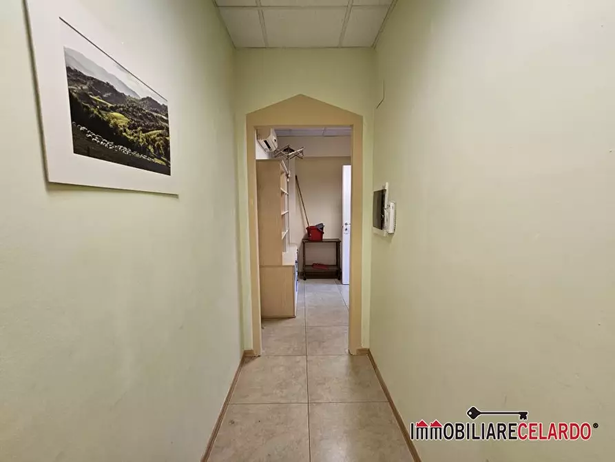 Immagine 8 di Ufficio in affitto  a Colle Di Val D'elsa