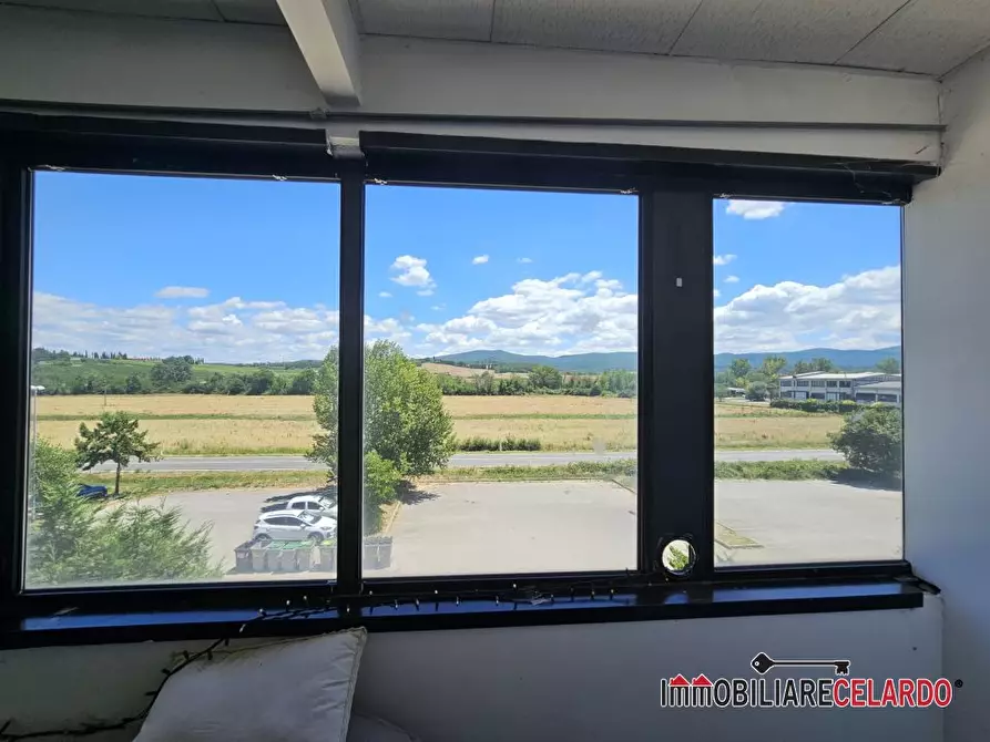 Immagine 4 di Ufficio in affitto  a Colle Di Val D'elsa