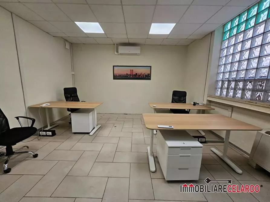 Immagine 7 di Ufficio in affitto  a Colle Di Val D'elsa