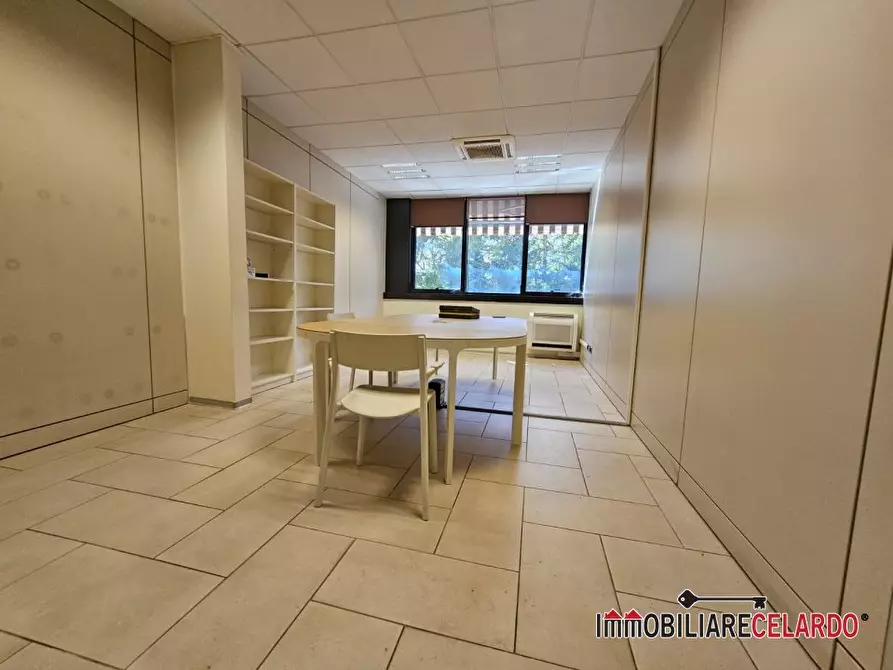 Immagine 2 di Ufficio in affitto  a Colle Di Val D'elsa