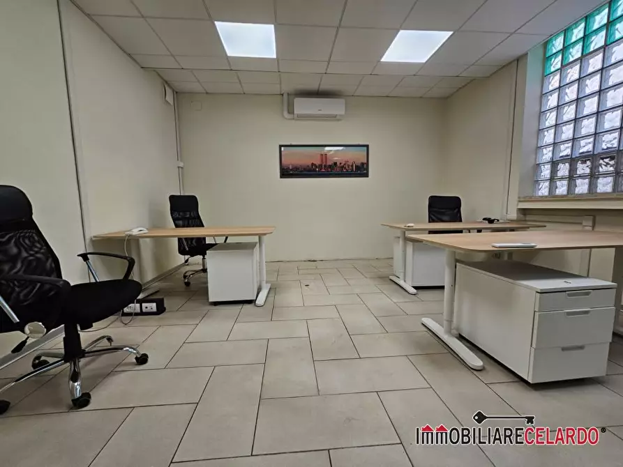 Immagine 8 di Ufficio in affitto  a Colle Di Val D'elsa