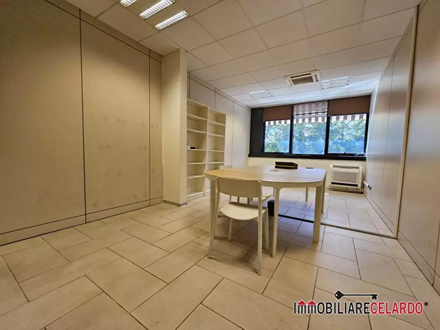 Immagine 1 di Ufficio in affitto  a Colle Di Val D'elsa