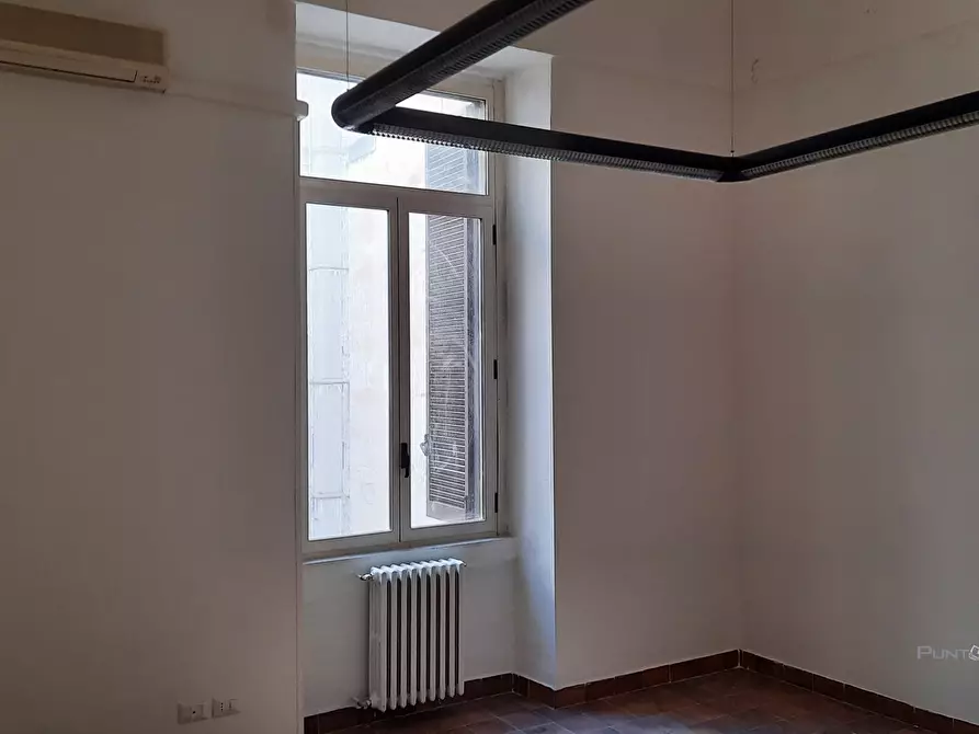 Immagine 10 di Ufficio in affitto  85 a Brindisi
