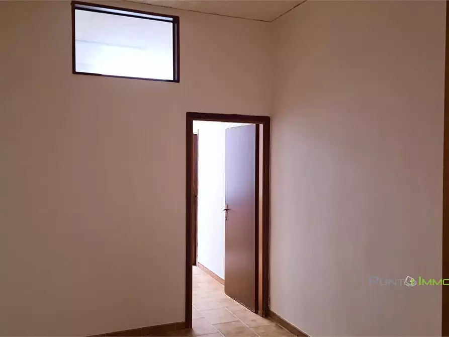 Immagine 1 di Ufficio in affitto  85 a Brindisi