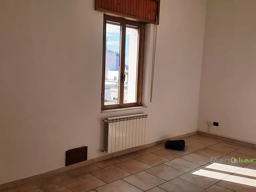 Immagine 2 di Ufficio in affitto  5 a Brindisi