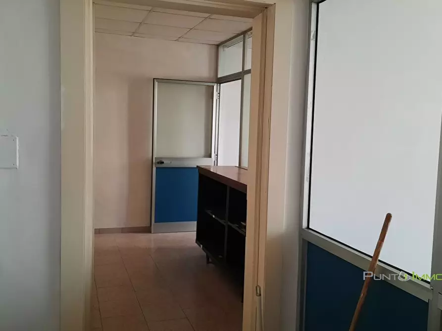 Immagine 5 di Ufficio in affitto  85 a Brindisi