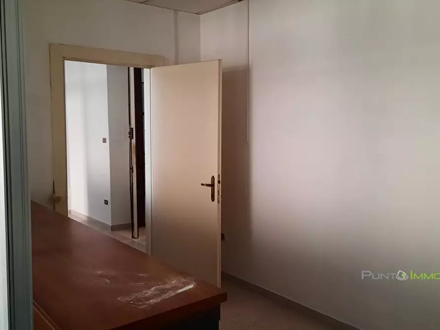 Immagine 6 di Ufficio in affitto  85 a Brindisi