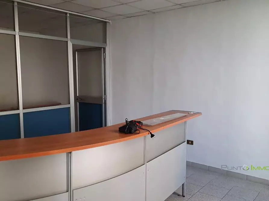 Immagine 3 di Ufficio in affitto  85 a Brindisi