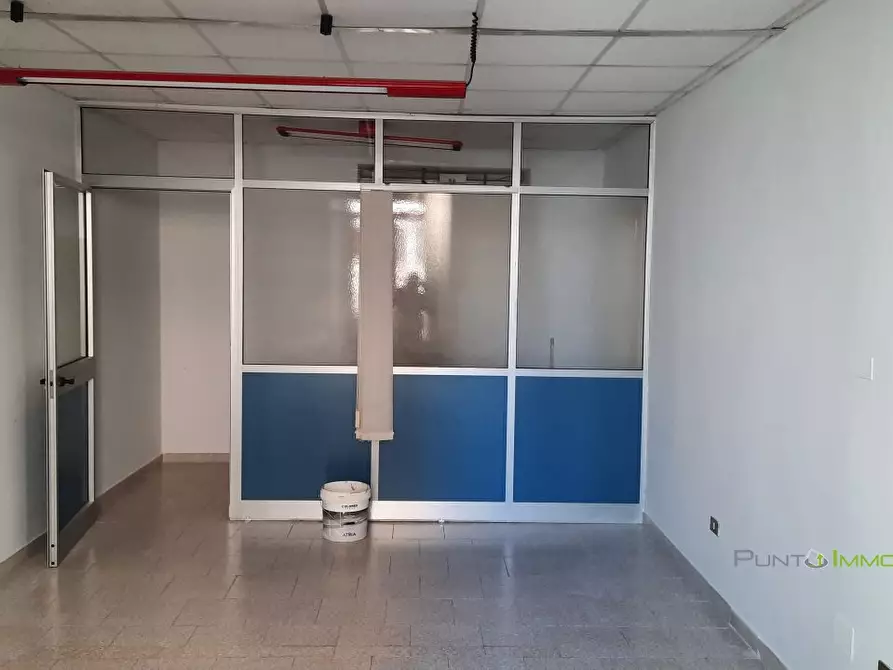 Immagine 10 di Ufficio in affitto  85 a Brindisi