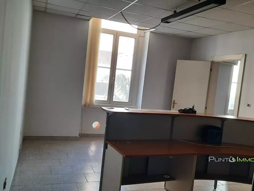 Immagine 2 di Ufficio in affitto  85 a Brindisi