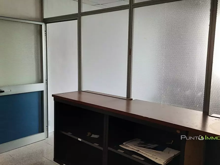 Immagine 7 di Ufficio in affitto  85 a Brindisi