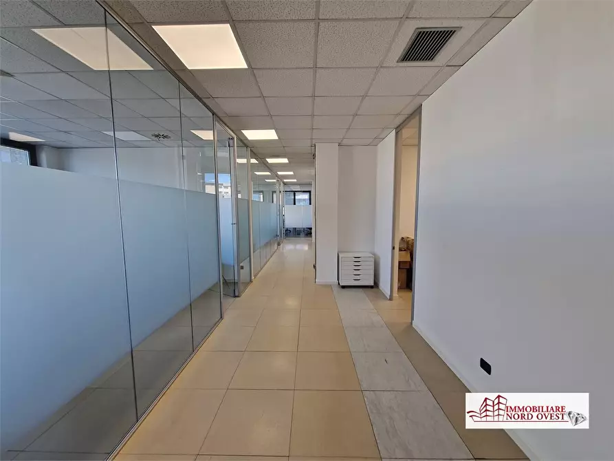 Immagine 4 di Ufficio in affitto  snc a Milano