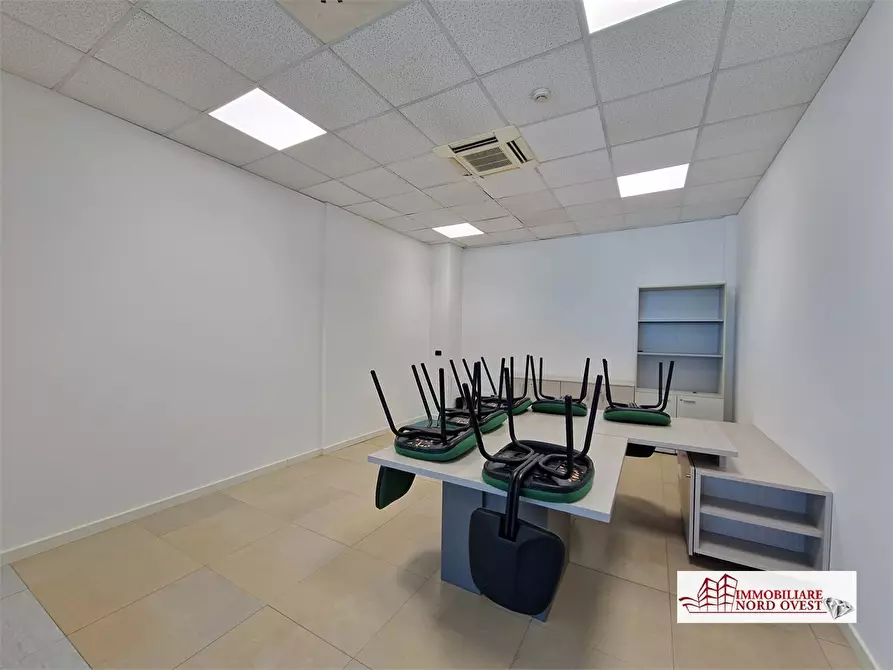 Immagine 7 di Ufficio in affitto  snc a Milano