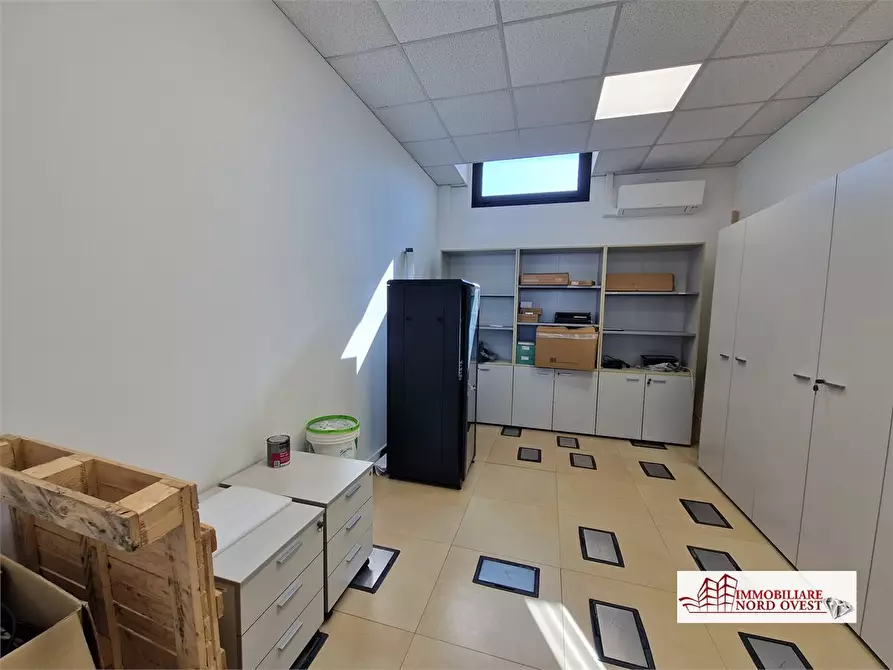 Immagine 9 di Ufficio in affitto  snc a Milano