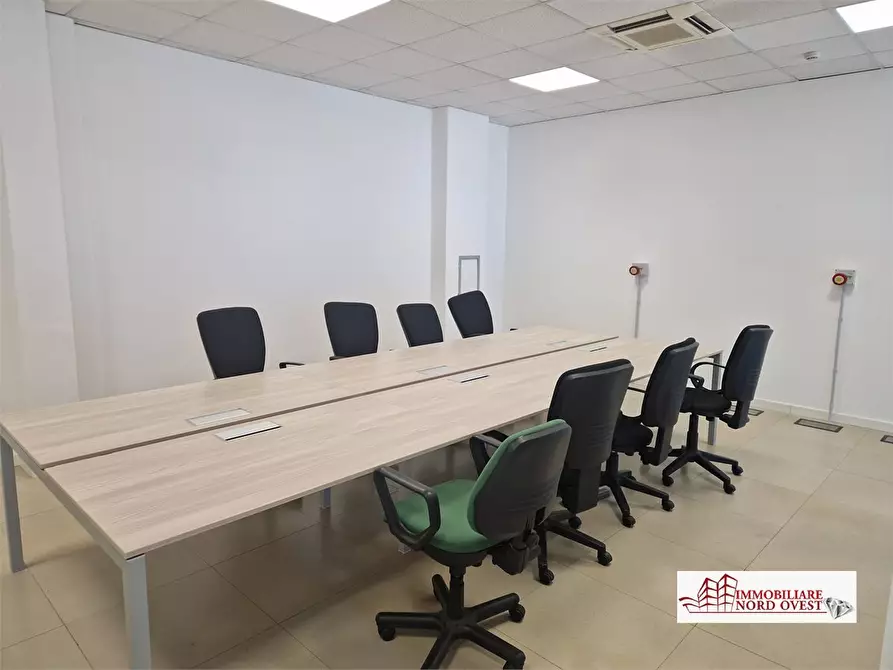 Immagine 5 di Ufficio in affitto  snc a Milano