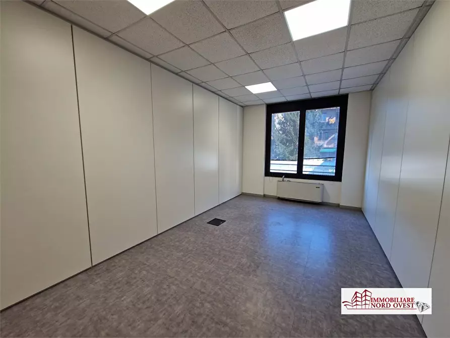 Immagine 5 di Ufficio in affitto  snc a Milano