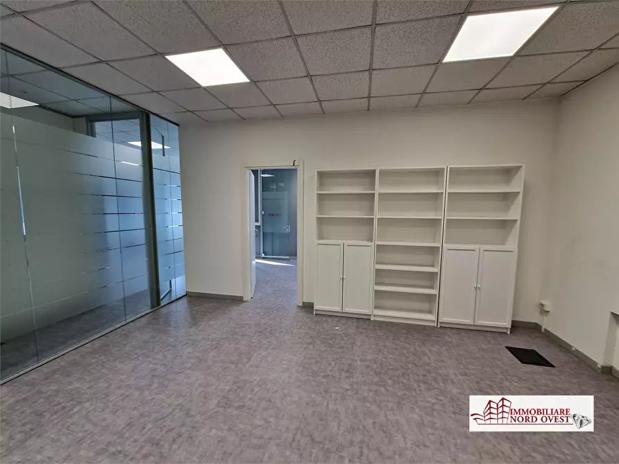 Immagine 4 di Ufficio in affitto  snc a Milano