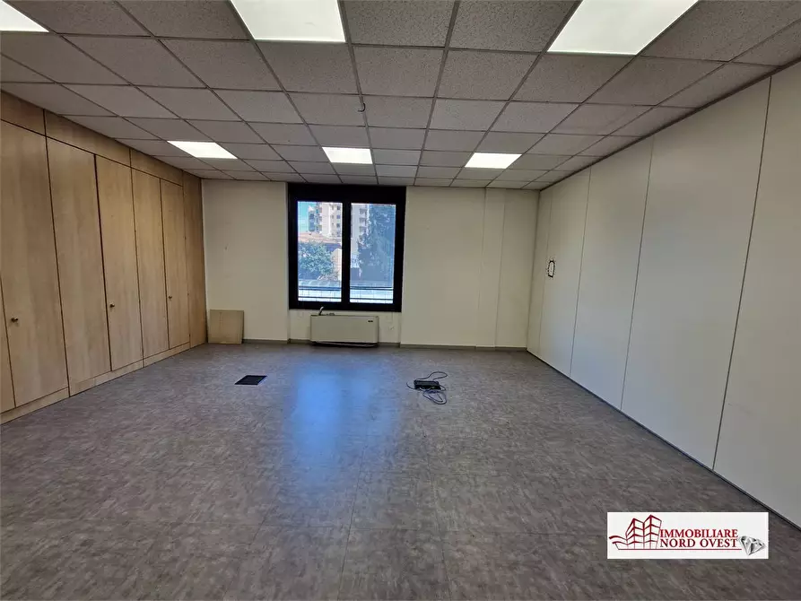 Immagine 7 di Ufficio in affitto  snc a Milano