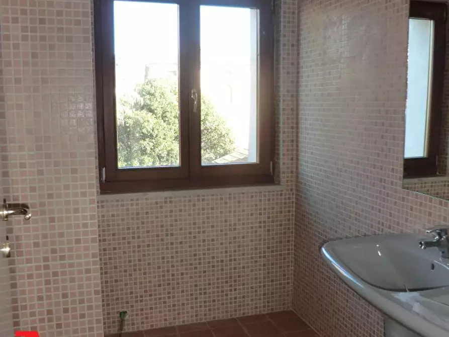 Immagine 8 di Ufficio in affitto  a Villaverla