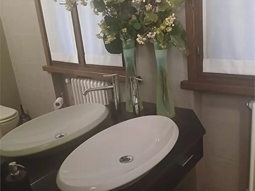 Immagine 7 di Villa in affitto  a Parma